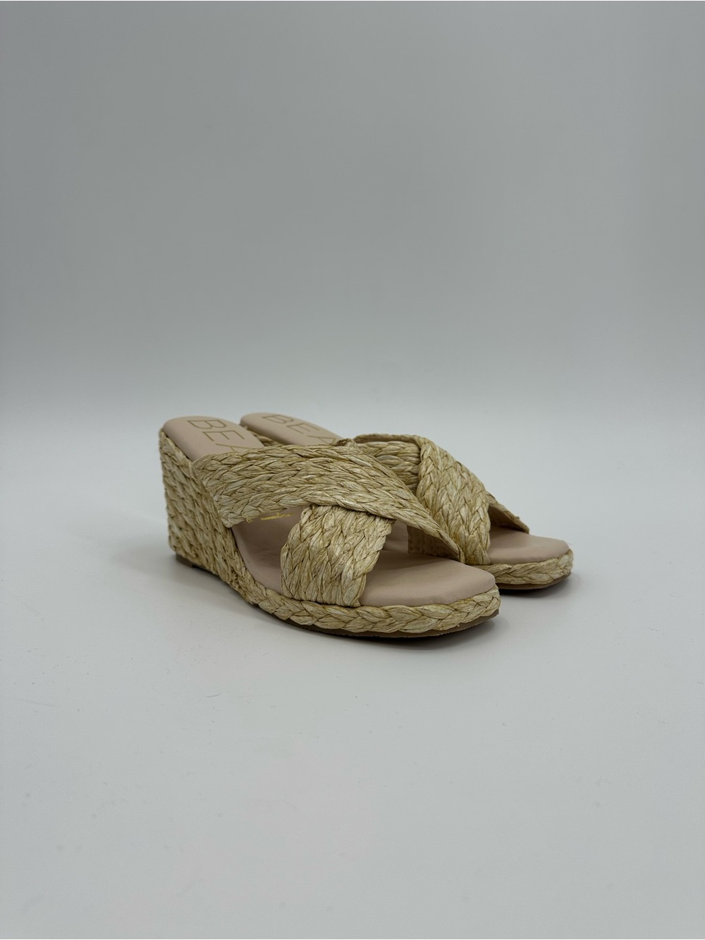 New In Box Braided Straw Bondi Wedge Slides in Natural Cream/Tan
